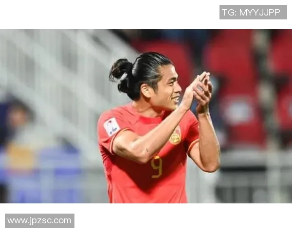 张玉宁凌空抽射精彩瞬间回顾展现中国足球新希望与激情 张玉宁凌空抽射精彩瞬间回顾展现中国足球新希望与激情