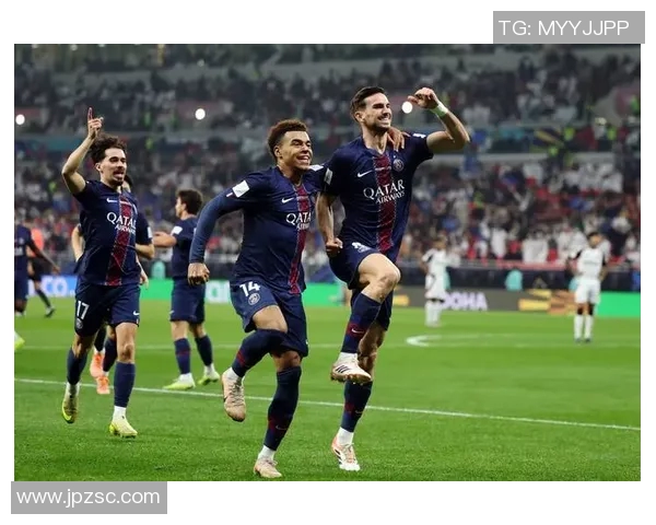 巴黎圣日耳曼宣布签下新后卫，加强防线实力，球队雄心勃勃欲夺法甲冠军