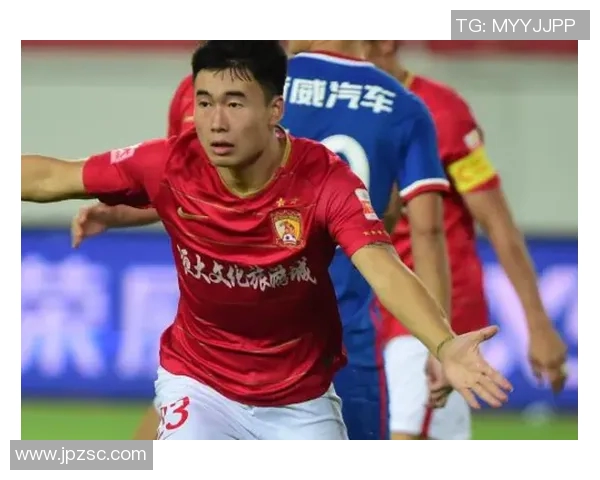 邓涵文加盟上海申花引发球迷热议新赛季期待与球队共创辉煌 邓涵文加盟上海申花引发球迷热议新赛季期待与球队共创辉煌