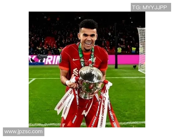 路易斯迪亚斯加盟拜仁慕尼黑引发转会市场热潮与球迷热议